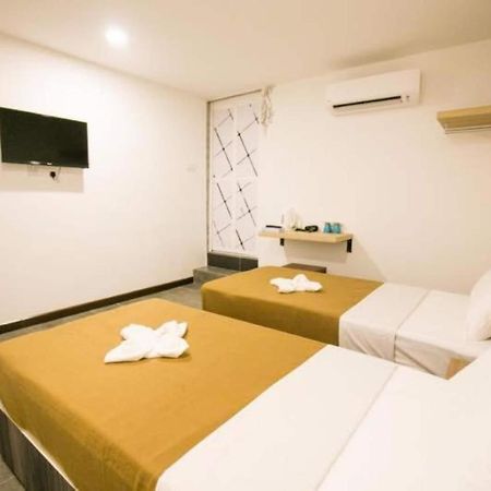 OYO 90361 Motel Inapan Mahsuri Jitra Bagian luar foto