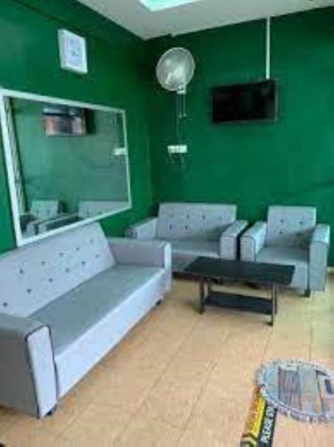 OYO 90361 Motel Inapan Mahsuri Jitra Bagian luar foto