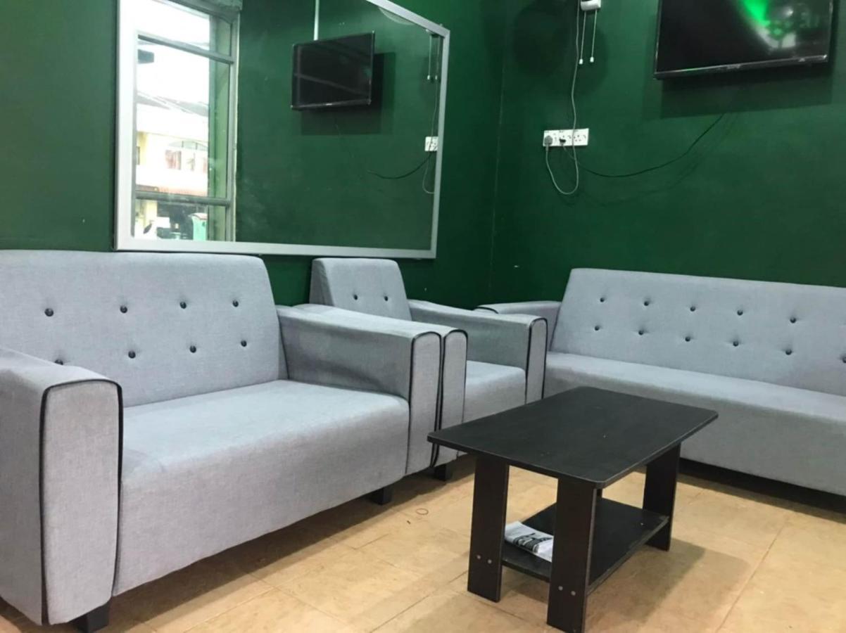 OYO 90361 Motel Inapan Mahsuri Jitra Bagian luar foto