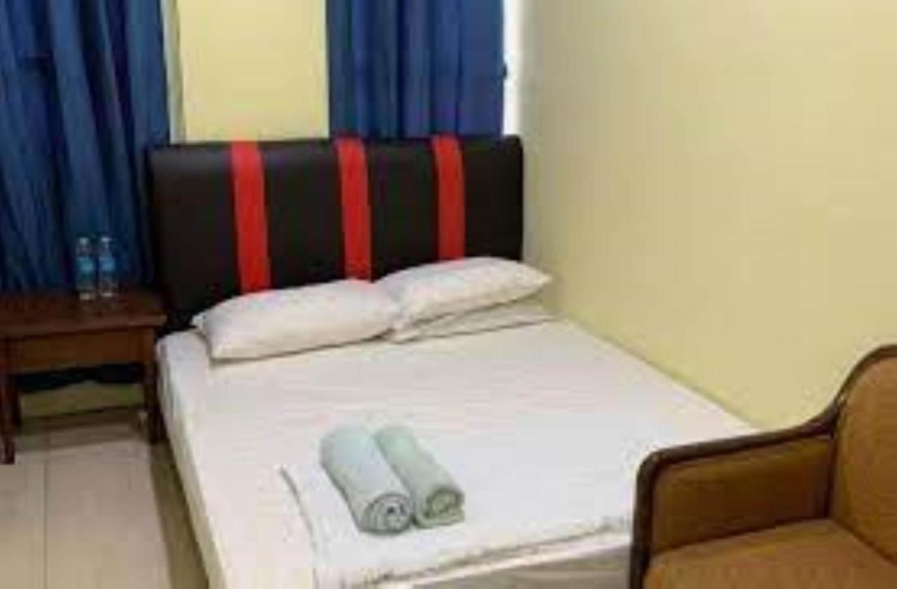 OYO 90361 Motel Inapan Mahsuri Jitra Bagian luar foto